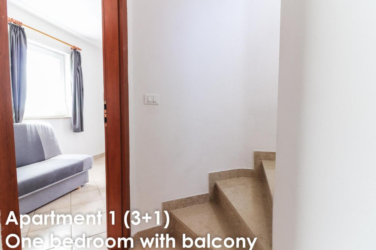 Sunshine Apartments Funtana With Balcony And Sea View Eksteriør billede