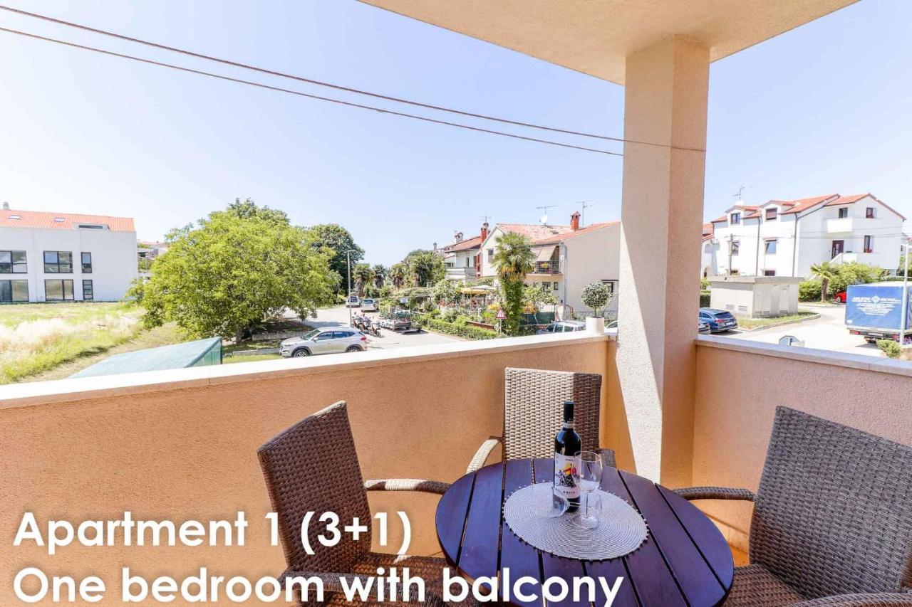 Sunshine Apartments Funtana With Balcony And Sea View Eksteriør billede