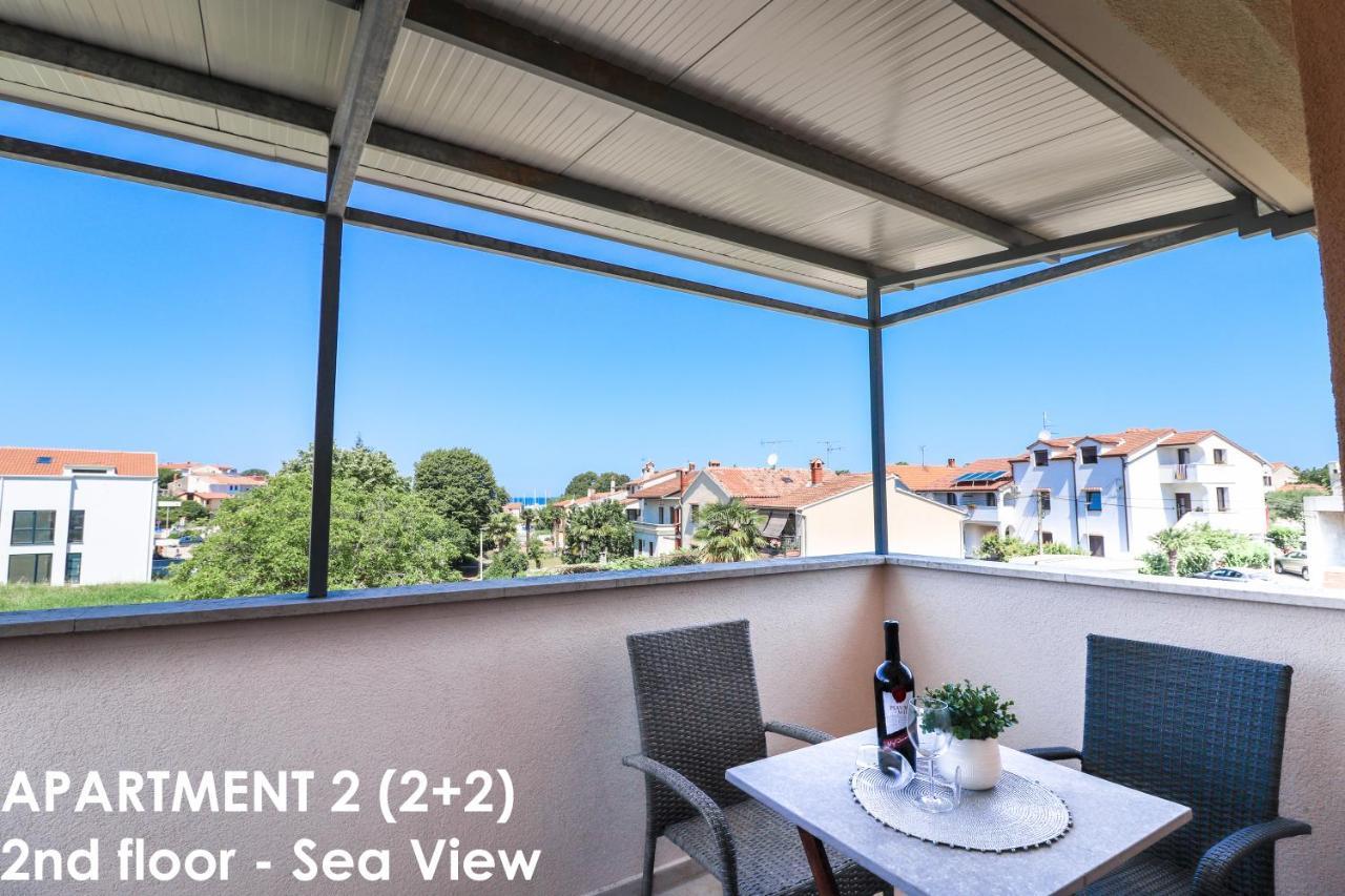 Sunshine Apartments Funtana With Balcony And Sea View Eksteriør billede