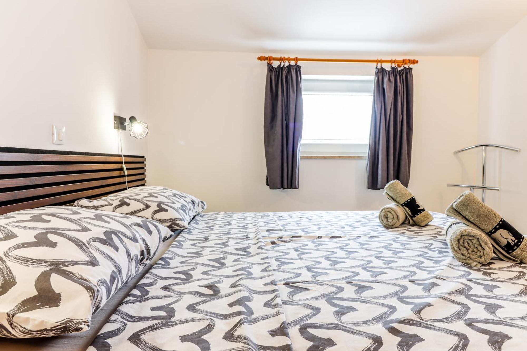 Sunshine Apartments Funtana With Balcony And Sea View Eksteriør billede